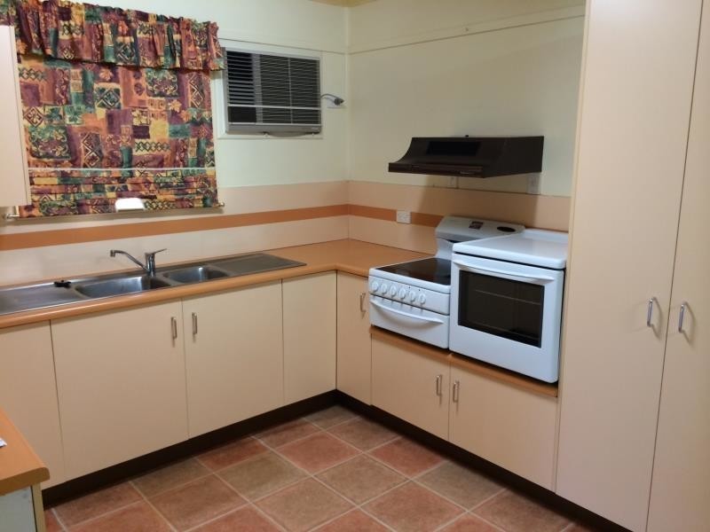 79 Main Street, Park Avenue QLD 4701